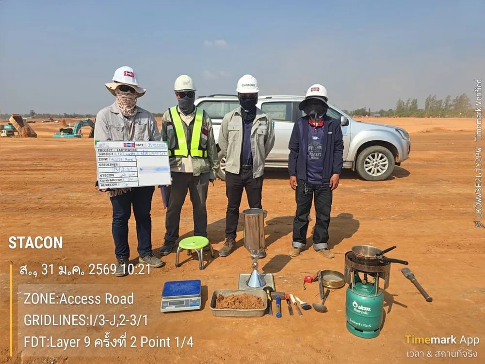 ทีมทดสอบ SPN กับชุดอุปกรณ์ Field Density Test แบบ Sand Cone ครบชุด พร้อมทดสอบความแน่นของดินถมหน้างาน